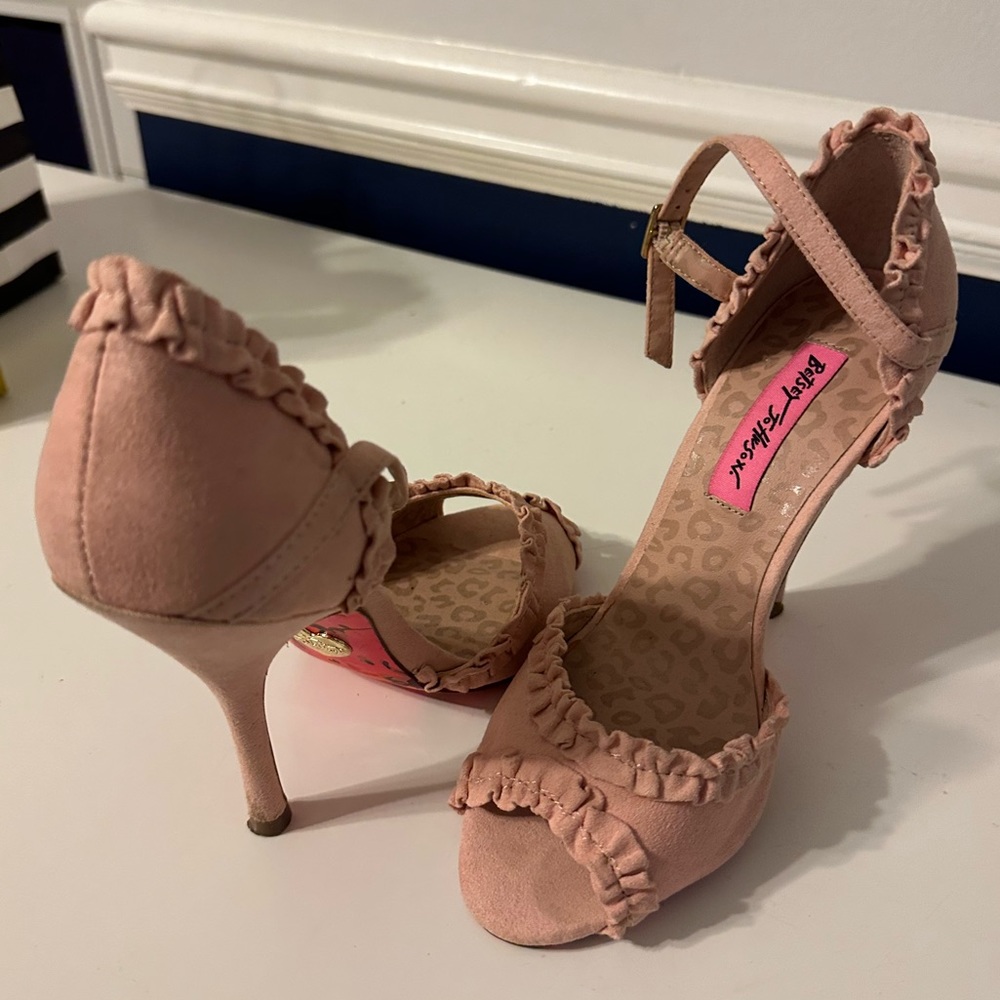 Betsy Johnson Pink Suede Heels - Picture 3 of 8